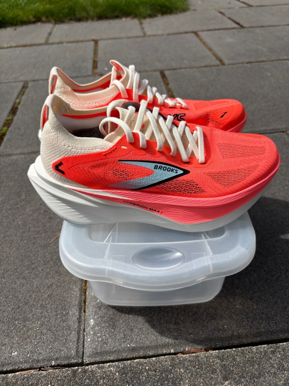 Brooks Hyperion Max 3 - Picture 8 of 13